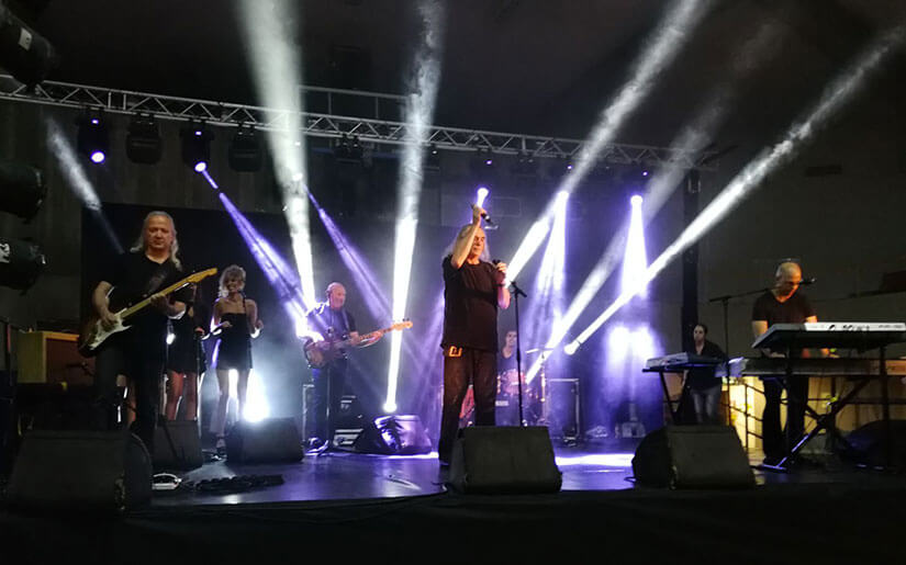 הופעה של צביקה פיק בבית הלוחם תל אביב מרץ 2018