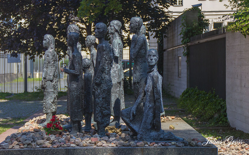 אנדרטה בבית הקברות היהודי בעיר ברלין