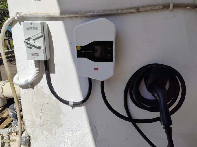 פתרונות טעינה לרכבים חשמליים