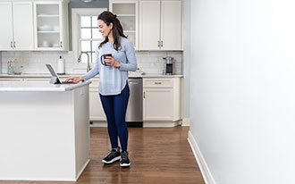 עשיתם כל כך הרבה עבורנו - תנו לנו לשחרר אתכם מכאבי הברכיים